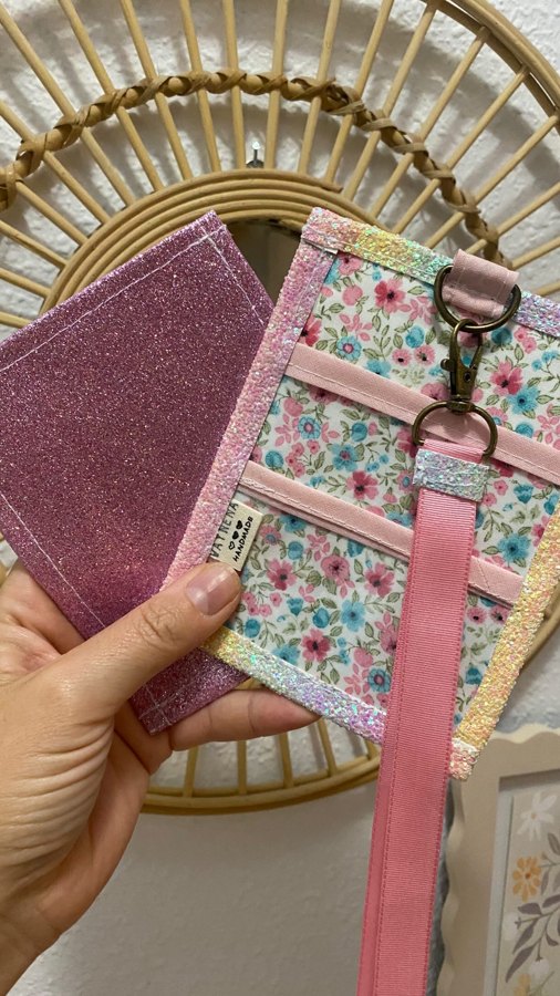 ✨Fundas de mini tratados nuevos brilli brilli✨✨ ¡También pensamos en las más coquetas! ✨  Hoy os enseño dos opciones sencillas y bonitas par